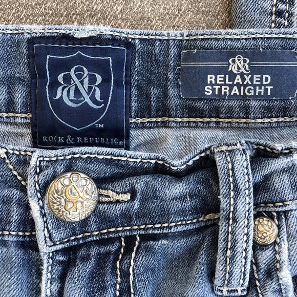 ROCK & REPUBLIC Relaxed Straight Fit Destroyed Jeans - Picture 6 of 9